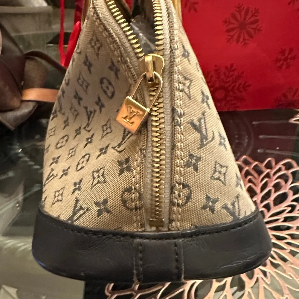 Louis Vuitton Alma Long Tan and Navy Monogram Satchel - Picture 6 of 14